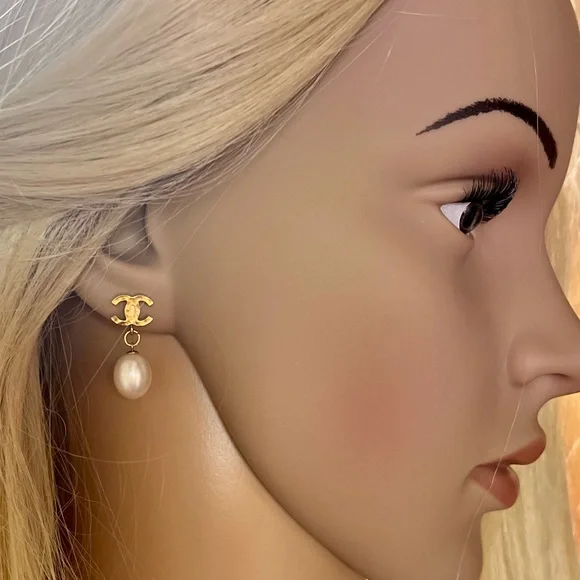 💖 CHANEL CC logo pearl earrings - Picture 2 of 11